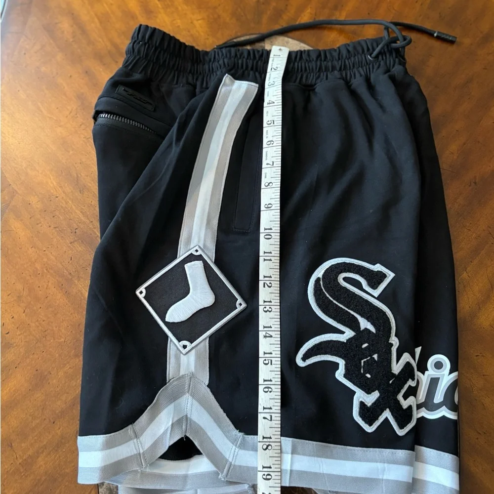 Pro Standard Chicago White Sox Black Shorts size Medium - Picture 6 of 7